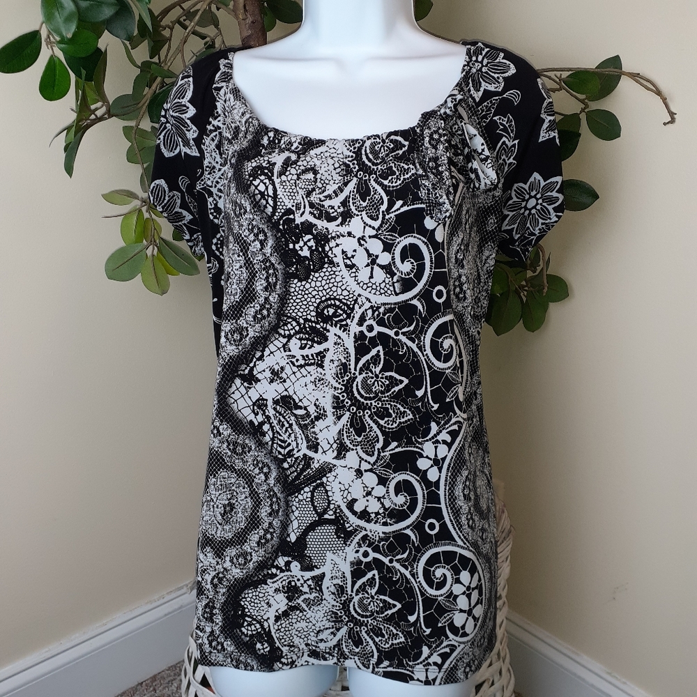 Vintage Suzie Black and and White Blouse